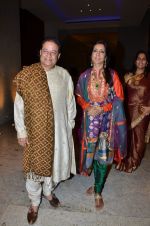 at Durga jasraj_s daughter Avani_s wedding reception with Puneet in Mumbai on 16th Dec 2012 (71).JPG